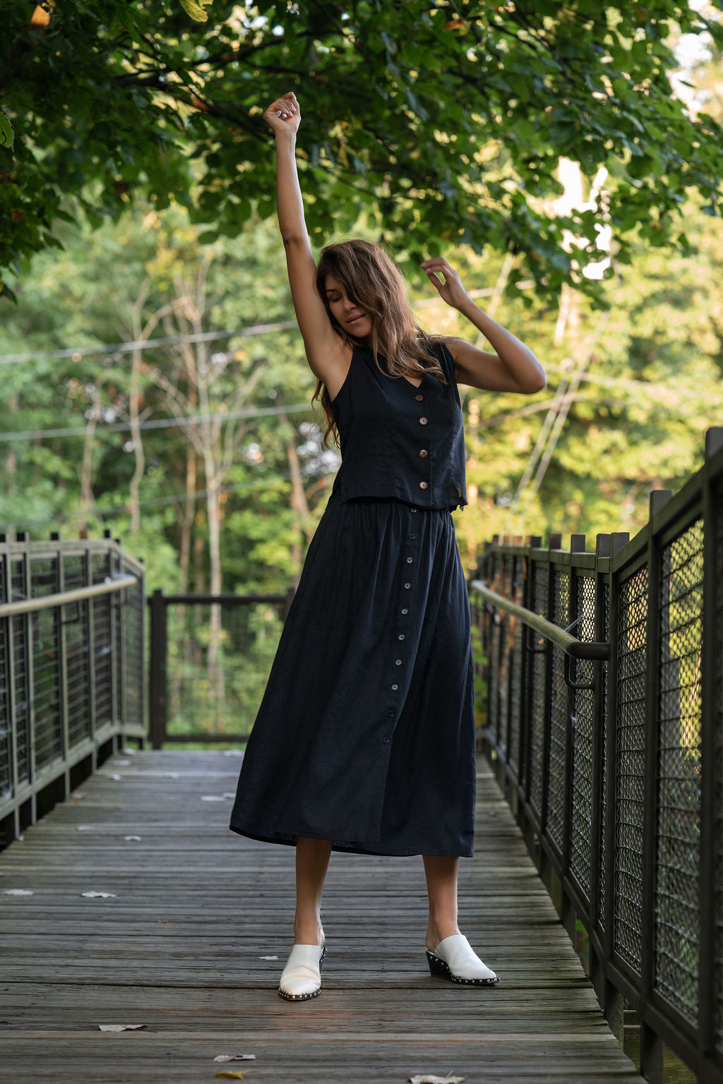 Perry Gathered Midi Skirt in Black Linen - XL Left