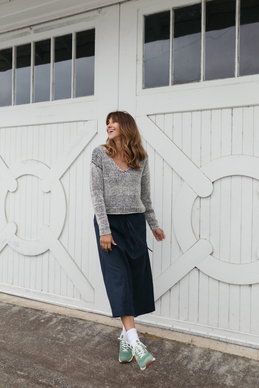 Finn V-Neck Wool Sweater - S Left