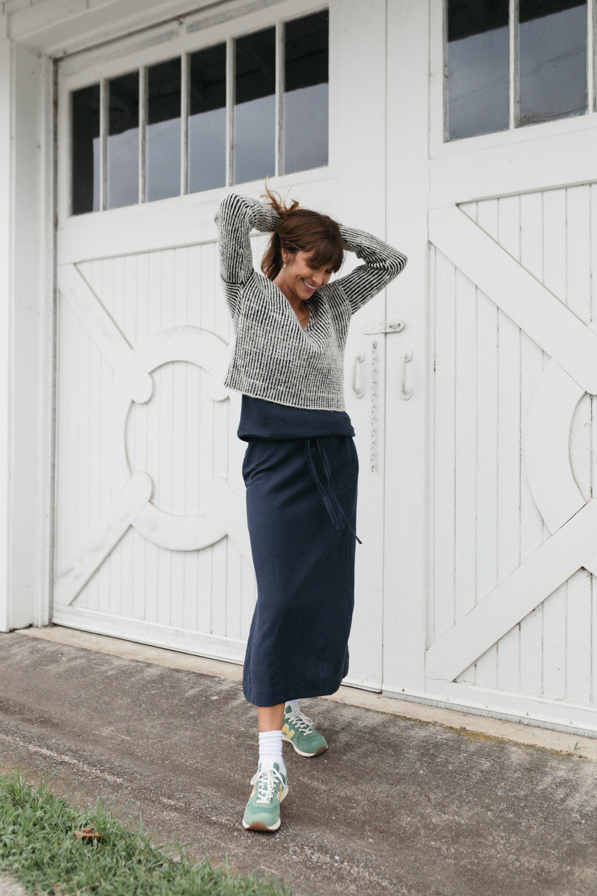 Finn V-Neck Wool Sweater - S Left