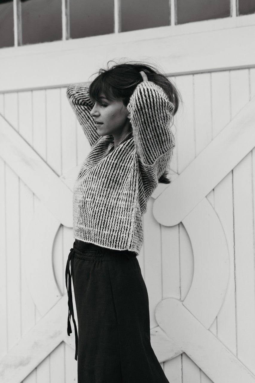 Finn V-Neck Wool Sweater - S Left