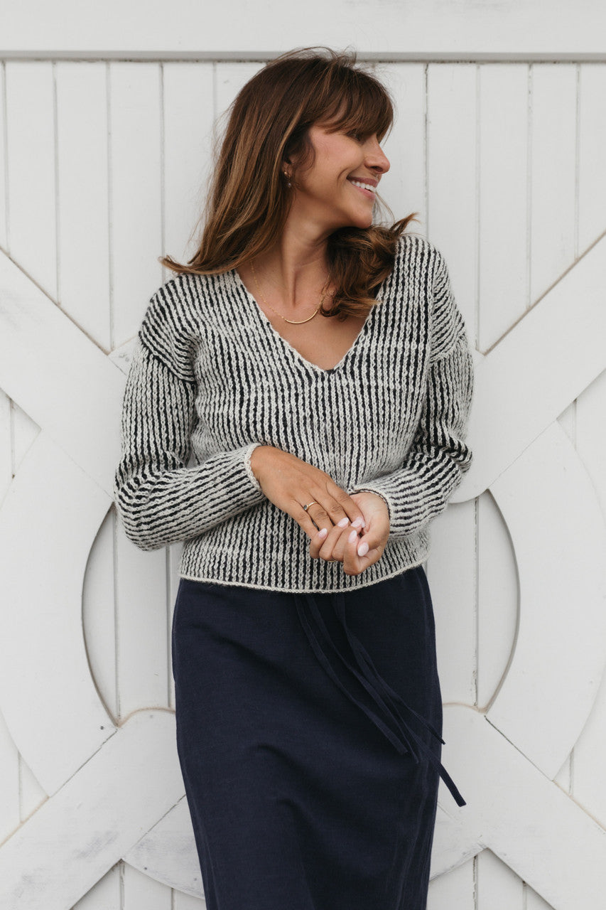 Finn V-Neck Wool Sweater - S Left