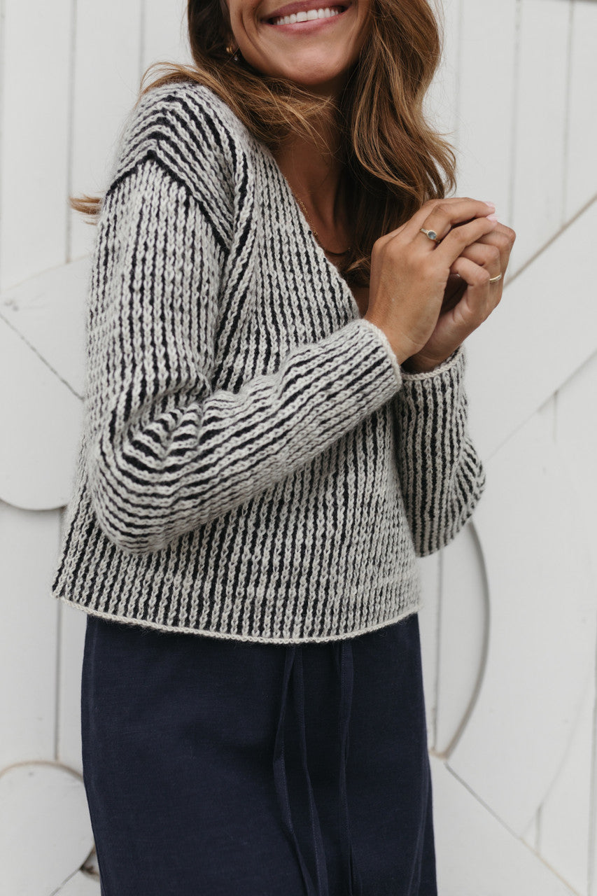 Finn V-Neck Wool Sweater - S Left