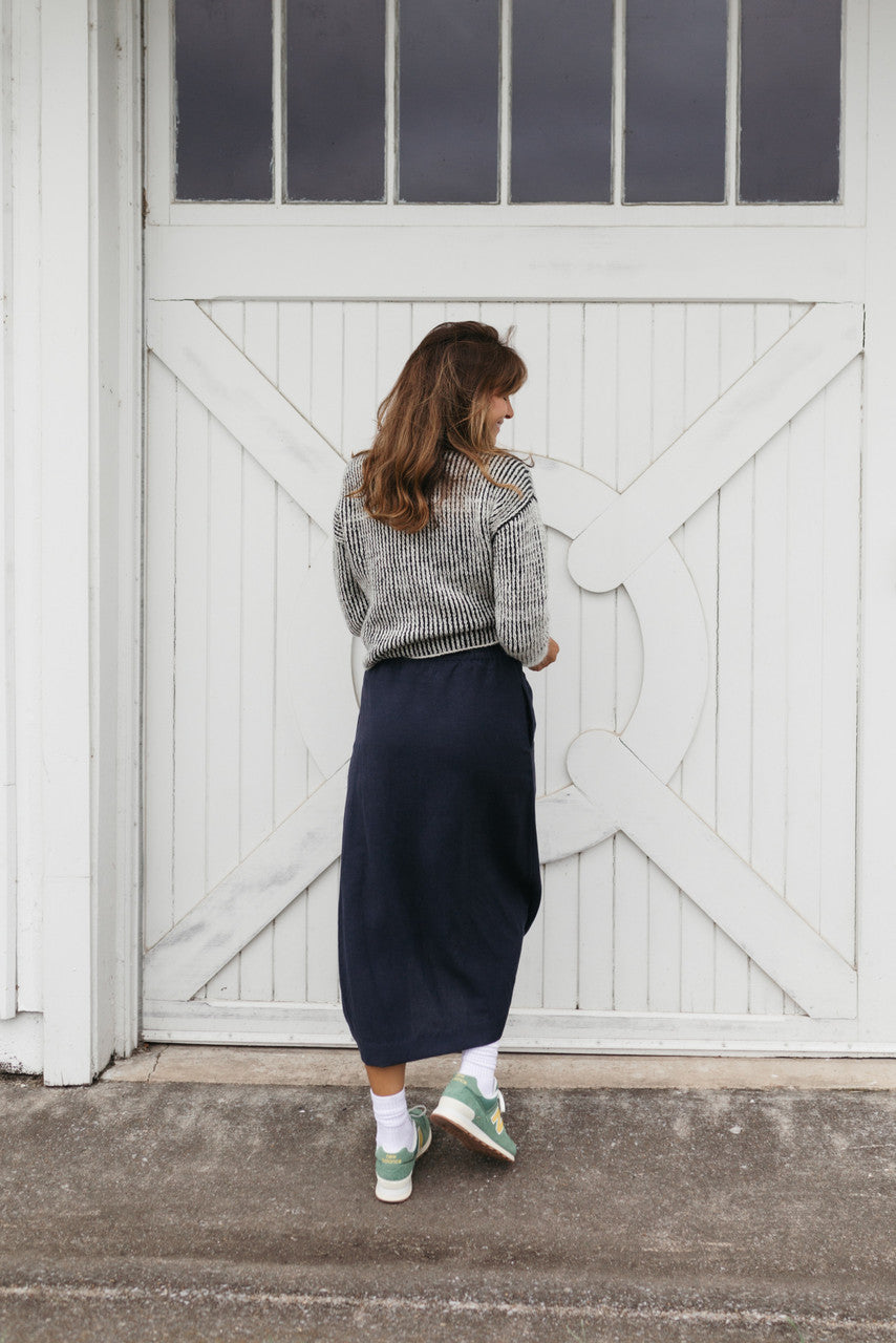 Finn V-Neck Wool Sweater - S Left