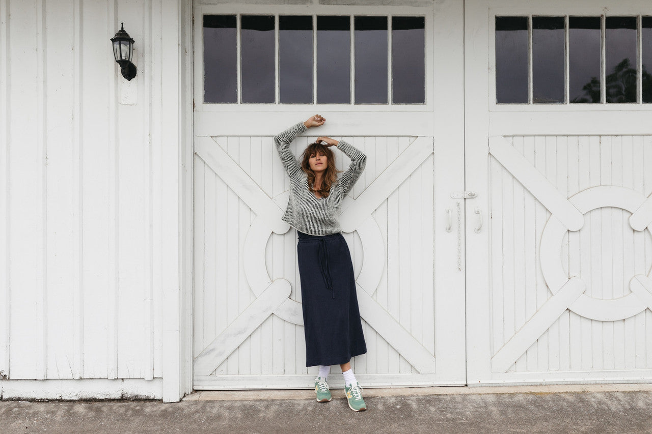 Finn V-Neck Wool Sweater - S Left