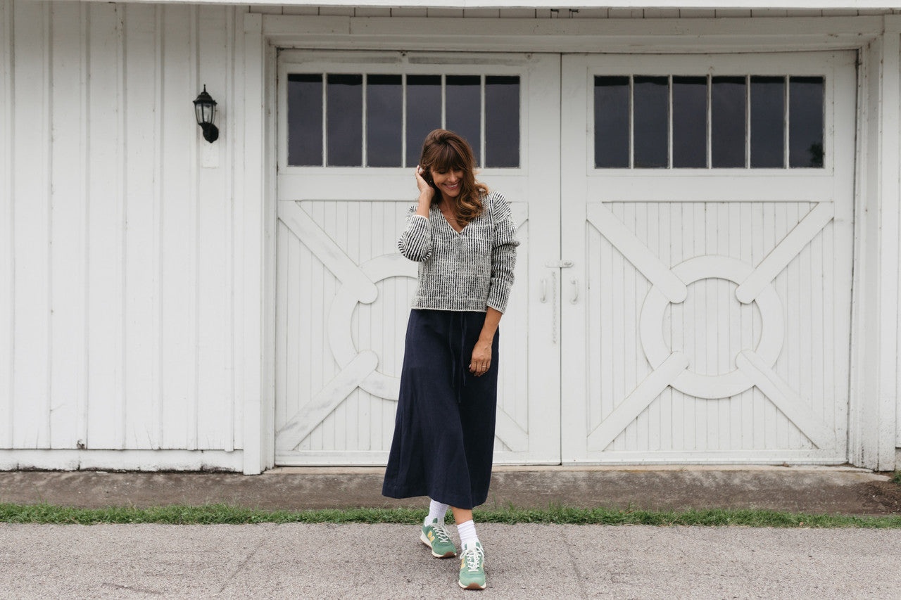 Finn V-Neck Wool Sweater - S Left