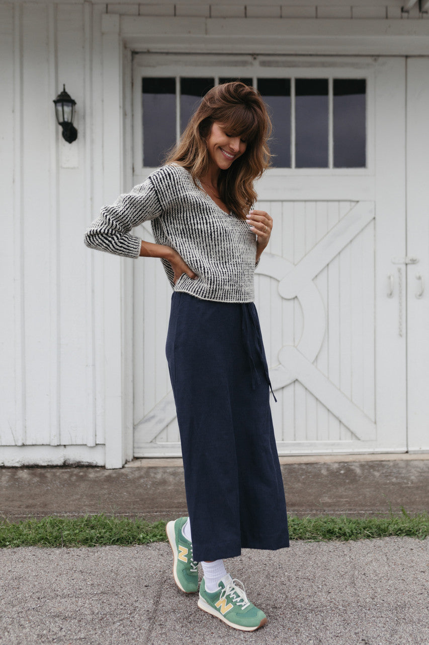 Finn V-Neck Wool Sweater - S Left
