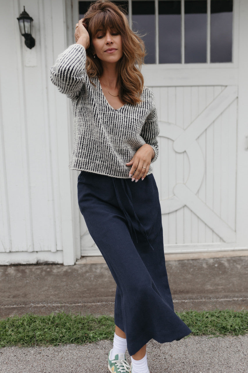 Finn V-Neck Wool Sweater - S Left