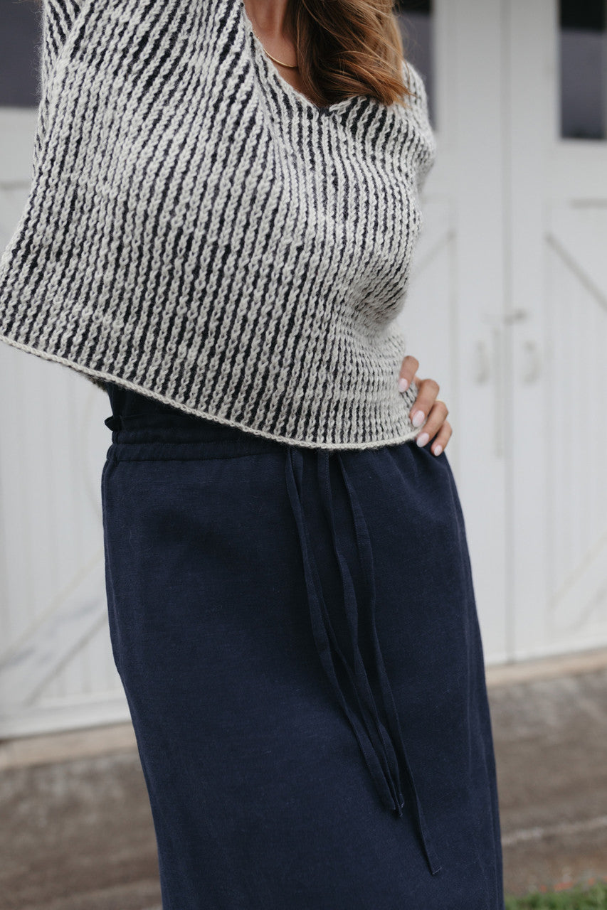 Finn V-Neck Wool Sweater - S Left