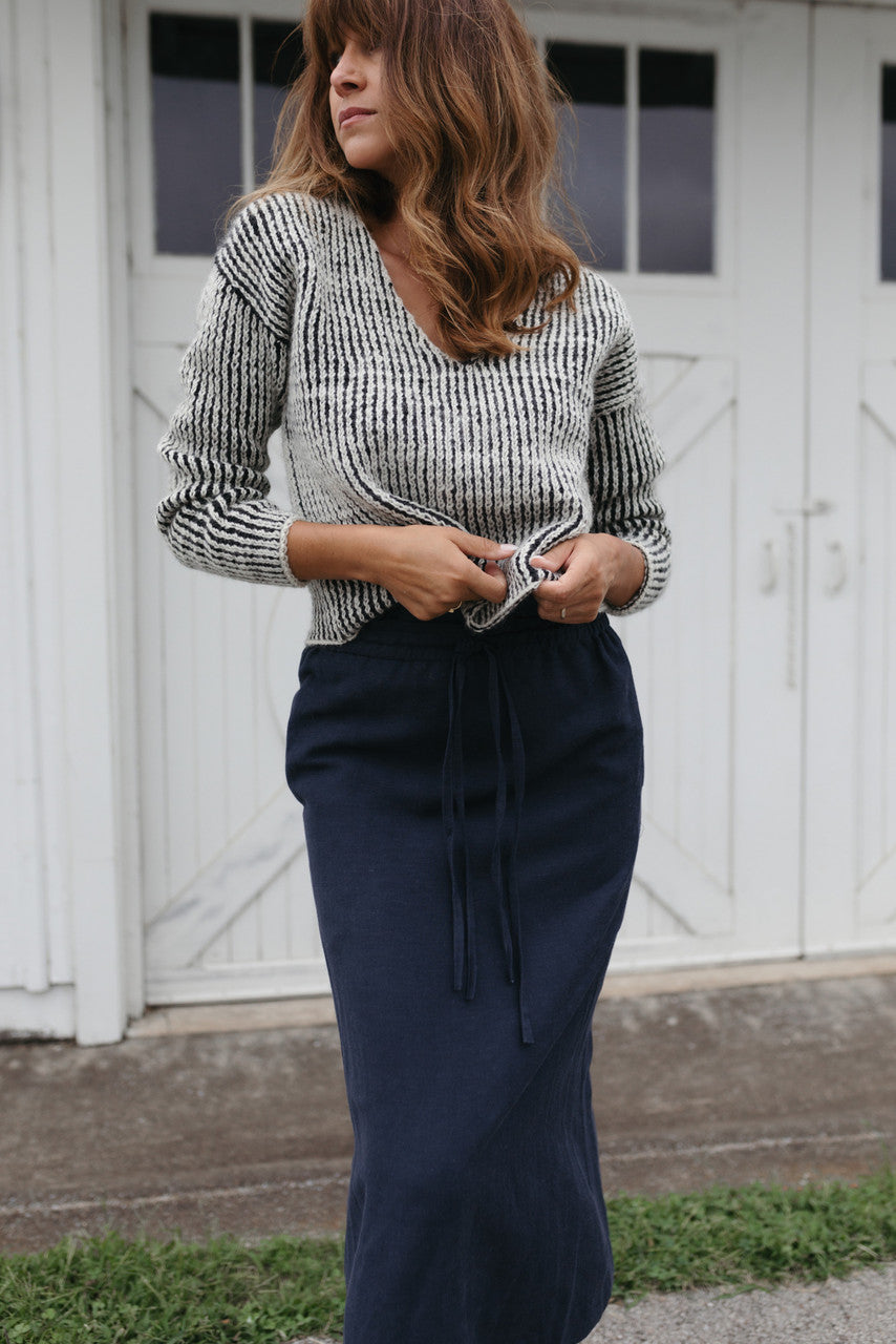 Finn V-Neck Wool Sweater - S Left
