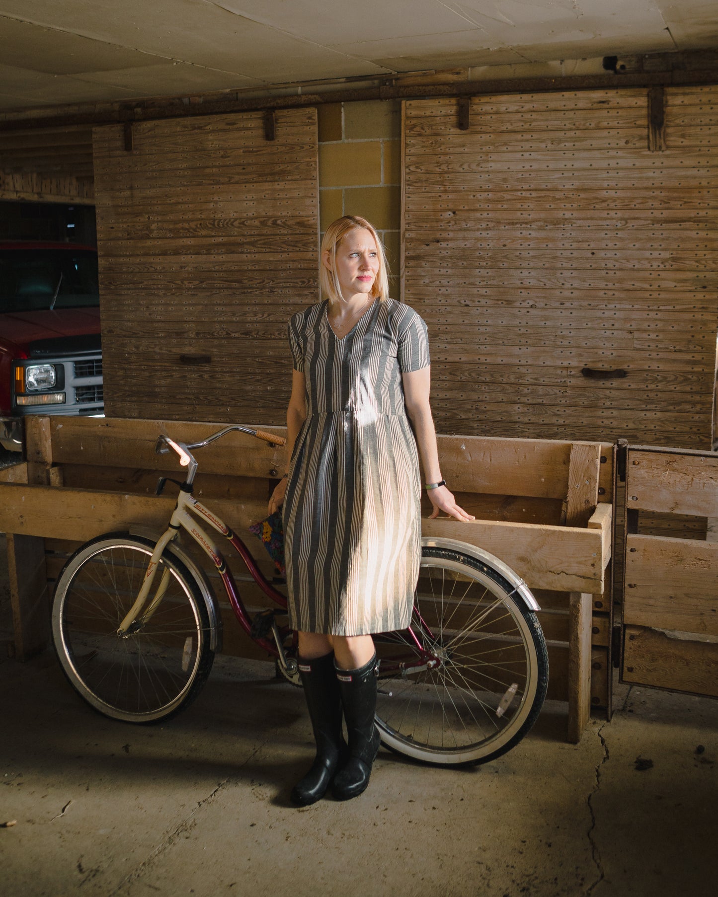 Eloise Handwoven Cotton Dress in Silver - M Left