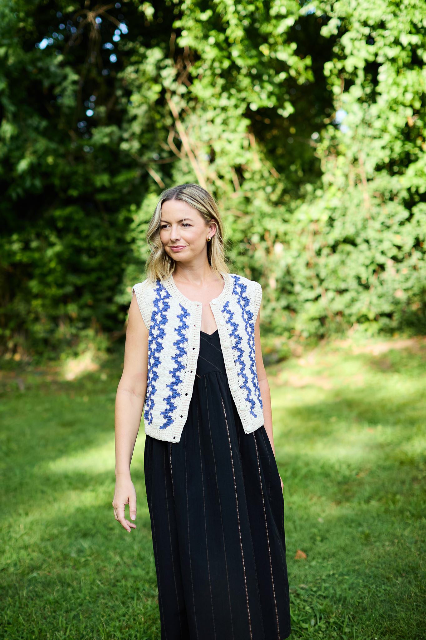 Martha Hand Knit Cotton Vest in Cream and Cobalt
