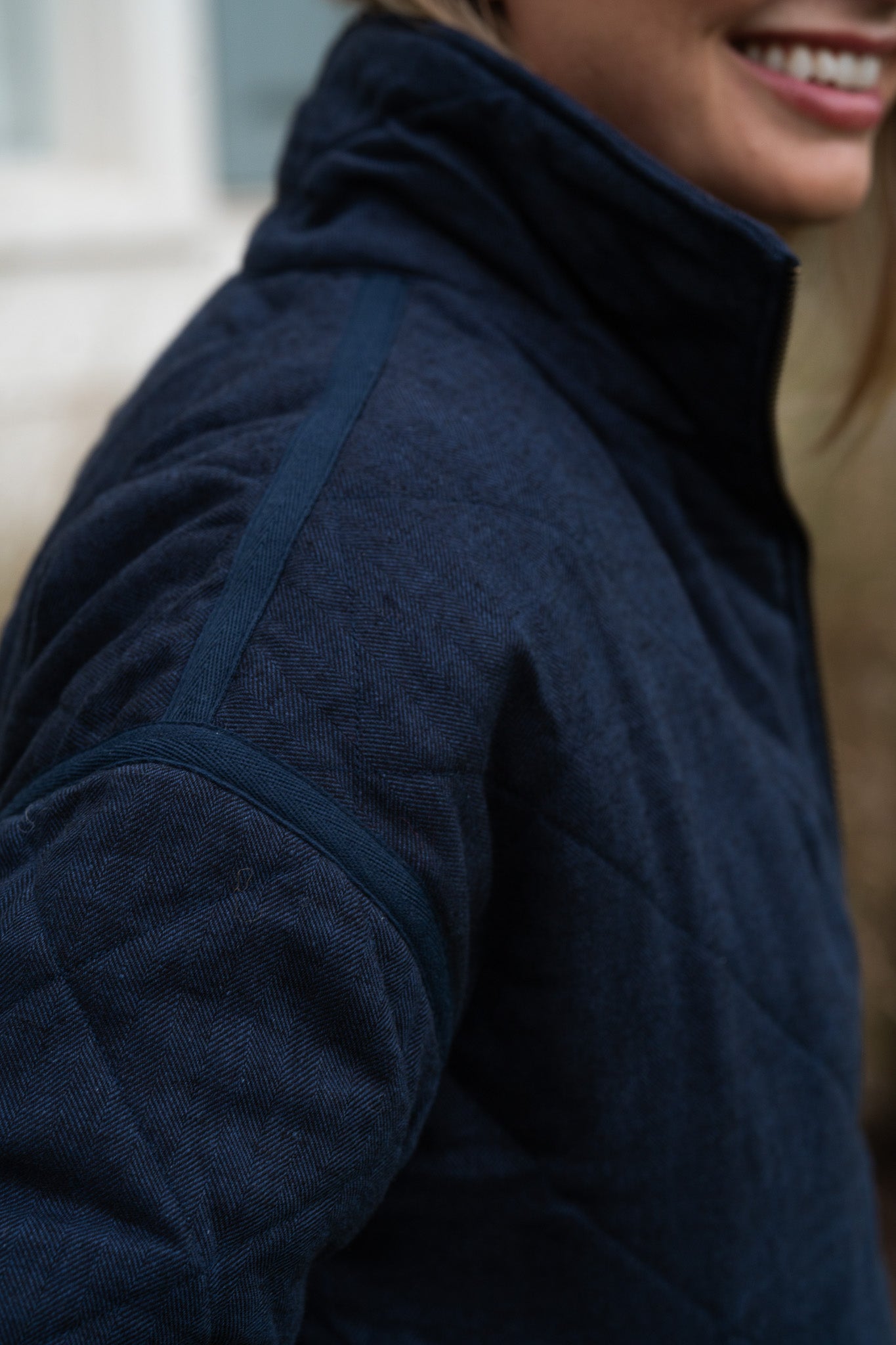 Jamie Linen Quilted Jacket in Navy