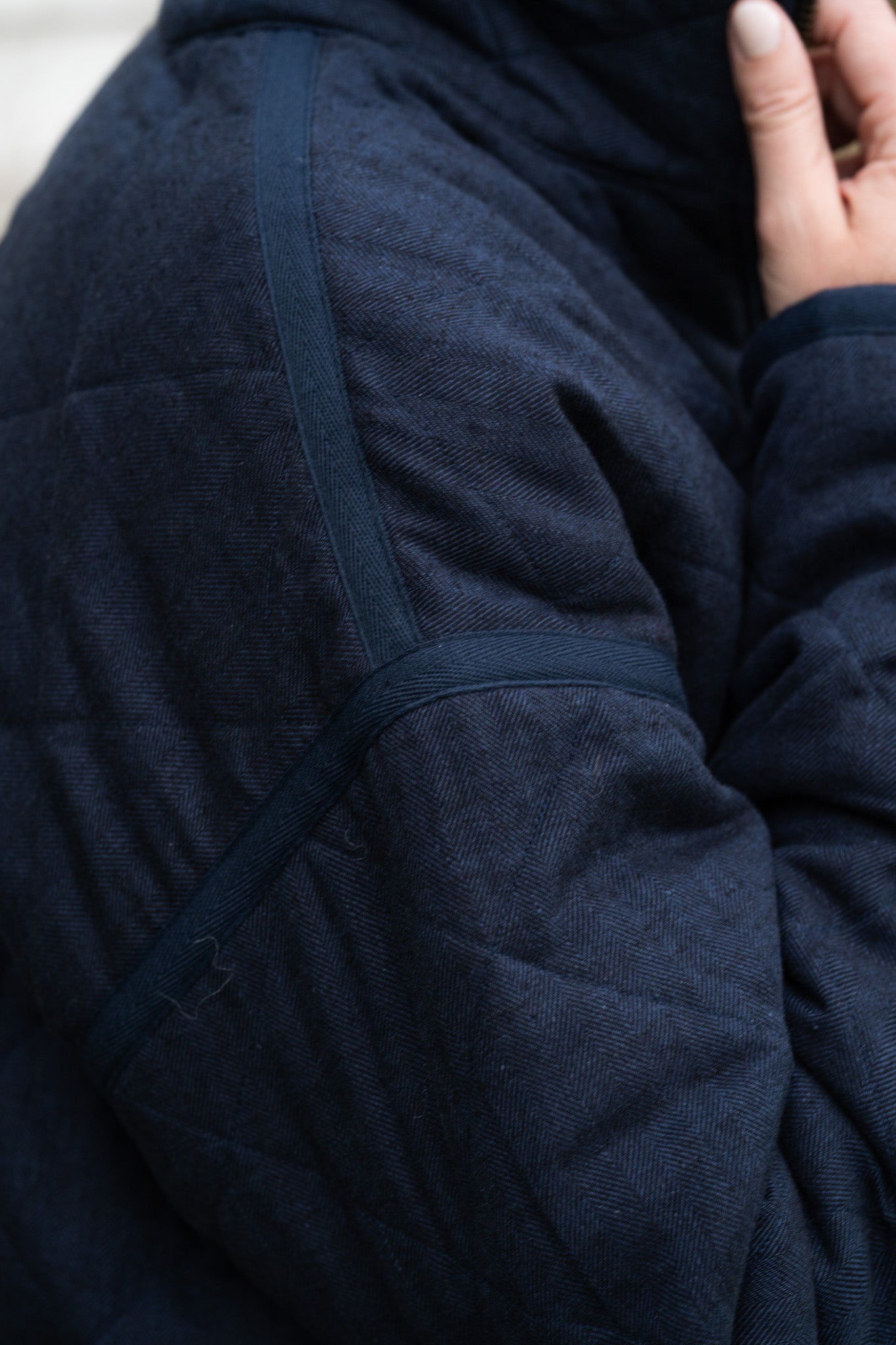 Jamie Linen Quilted Jacket in Navy