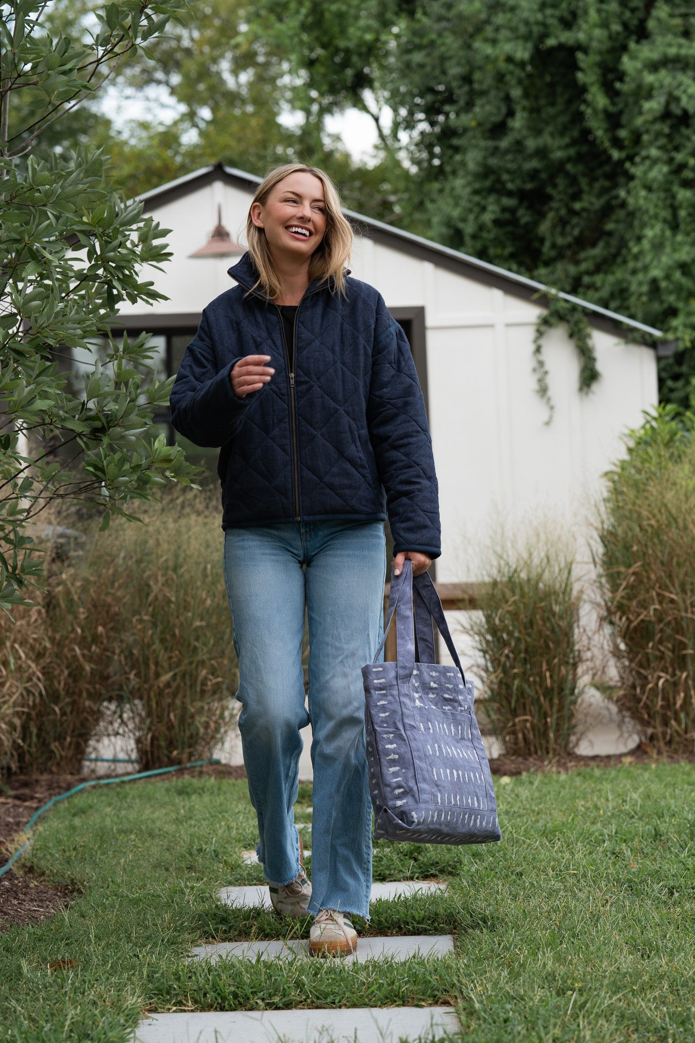 Jamie Linen Quilted Jacket in Navy