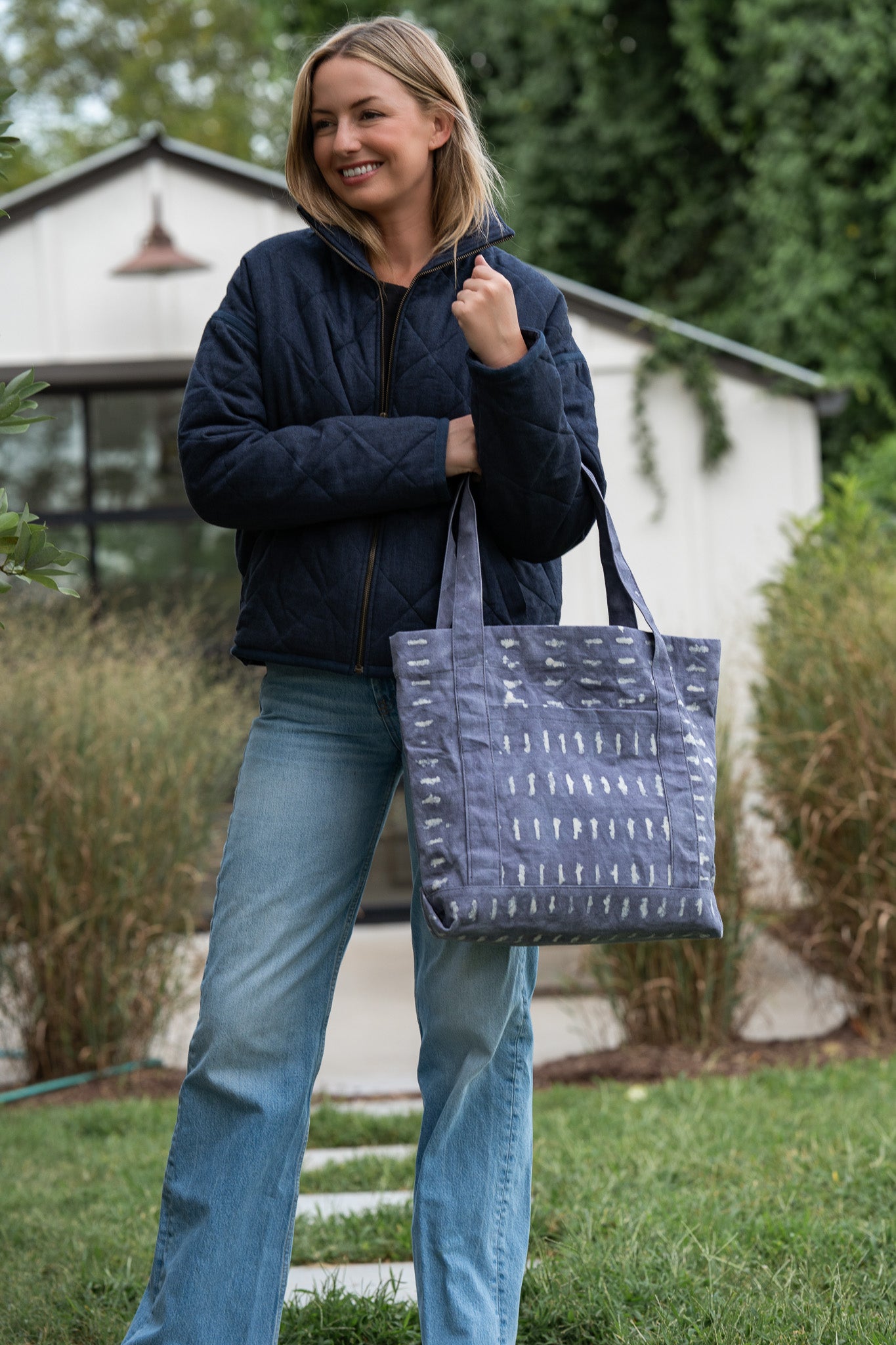 Jamie Linen Quilted Jacket in Navy