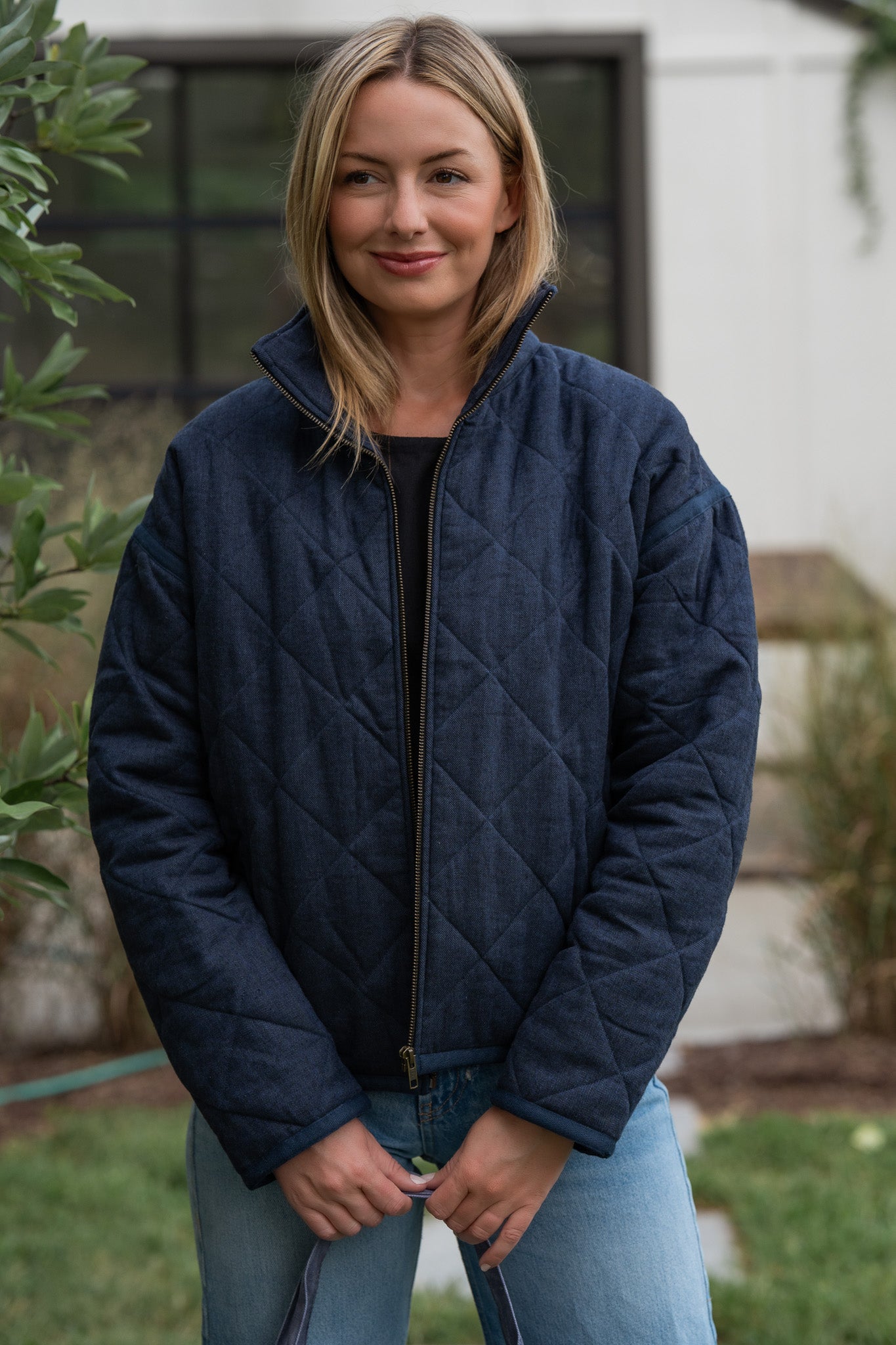 Jamie Linen Quilted Jacket in Navy