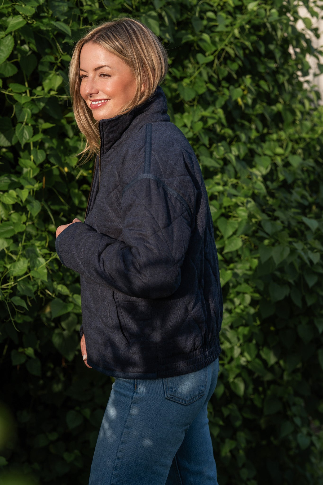Jamie Linen Quilted Jacket in Navy