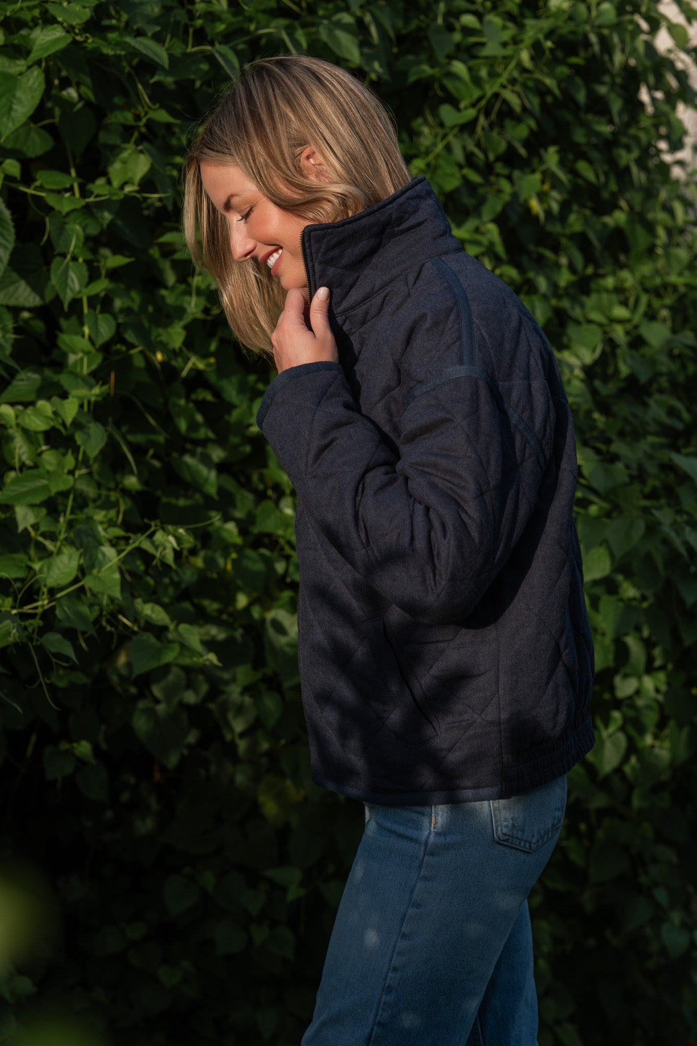 Jamie Linen Quilted Jacket in Navy