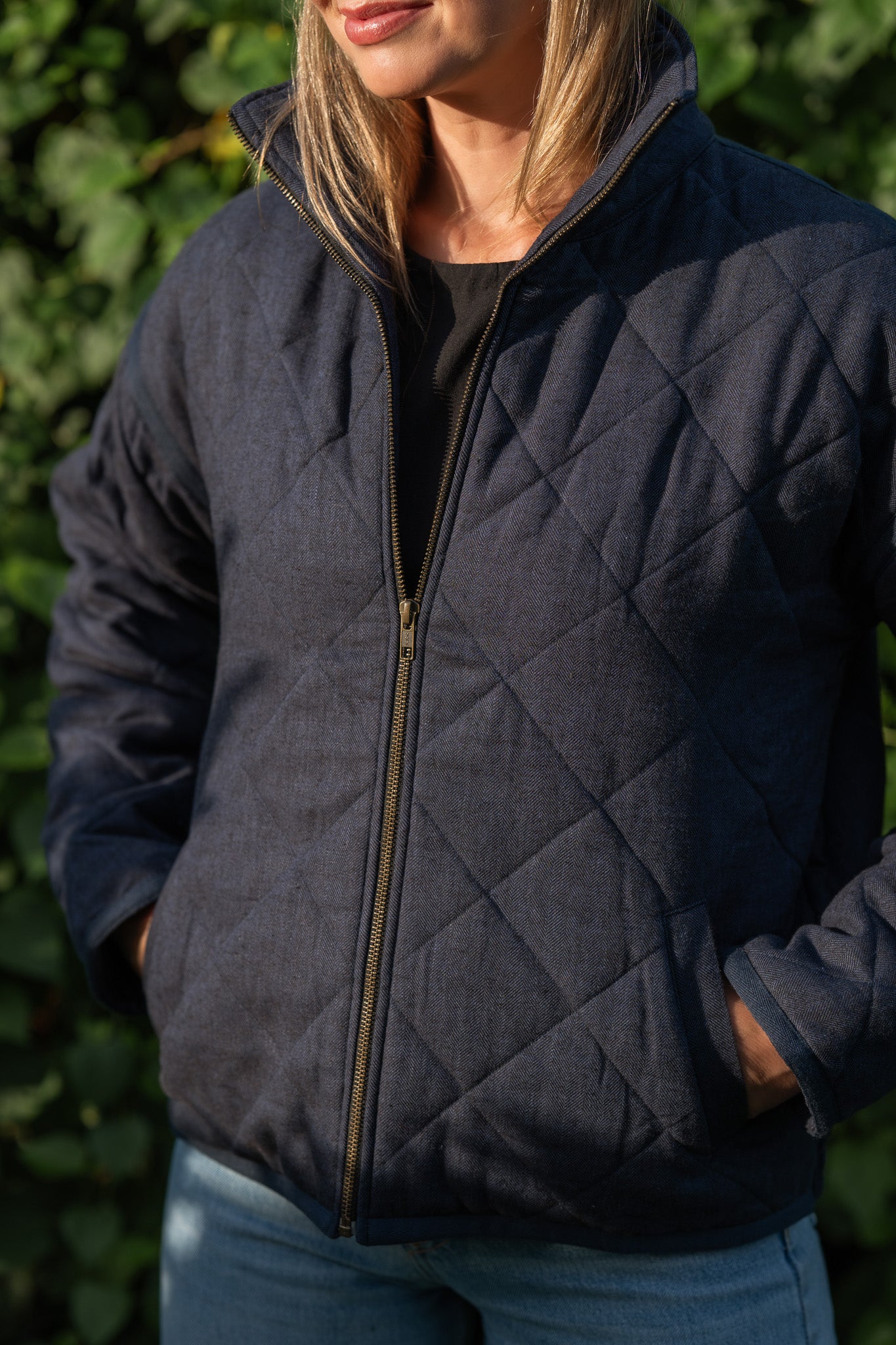 Jamie Linen Quilted Jacket in Navy